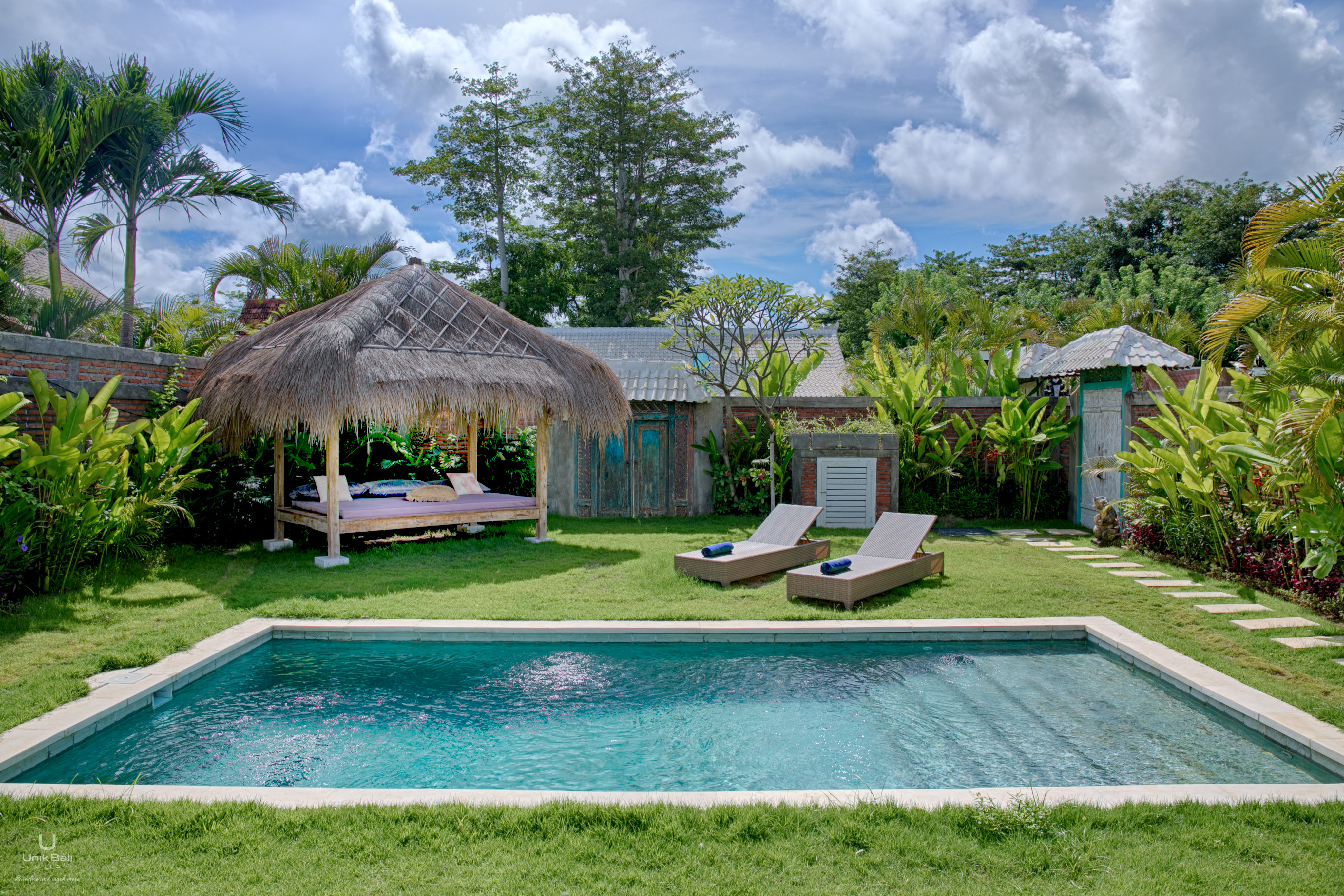 Unik Bali Villa Grey Blue Damai For Rent 1 Outside Grey