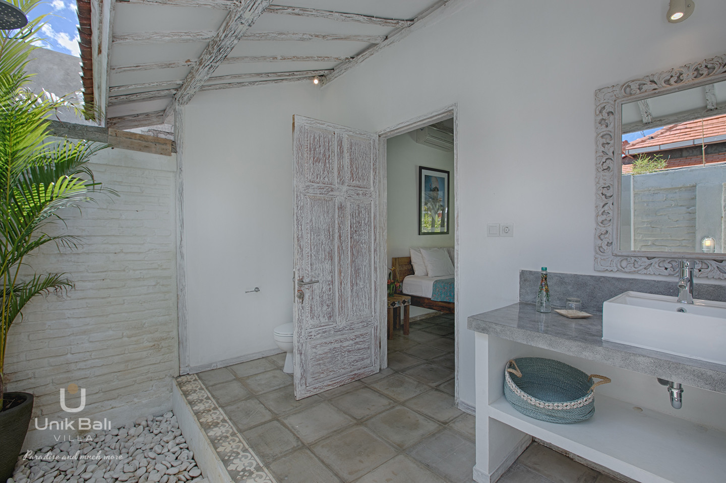 Unik Bali Villa Grey Blue Damai For Rent 21 Bathroom01 Grey