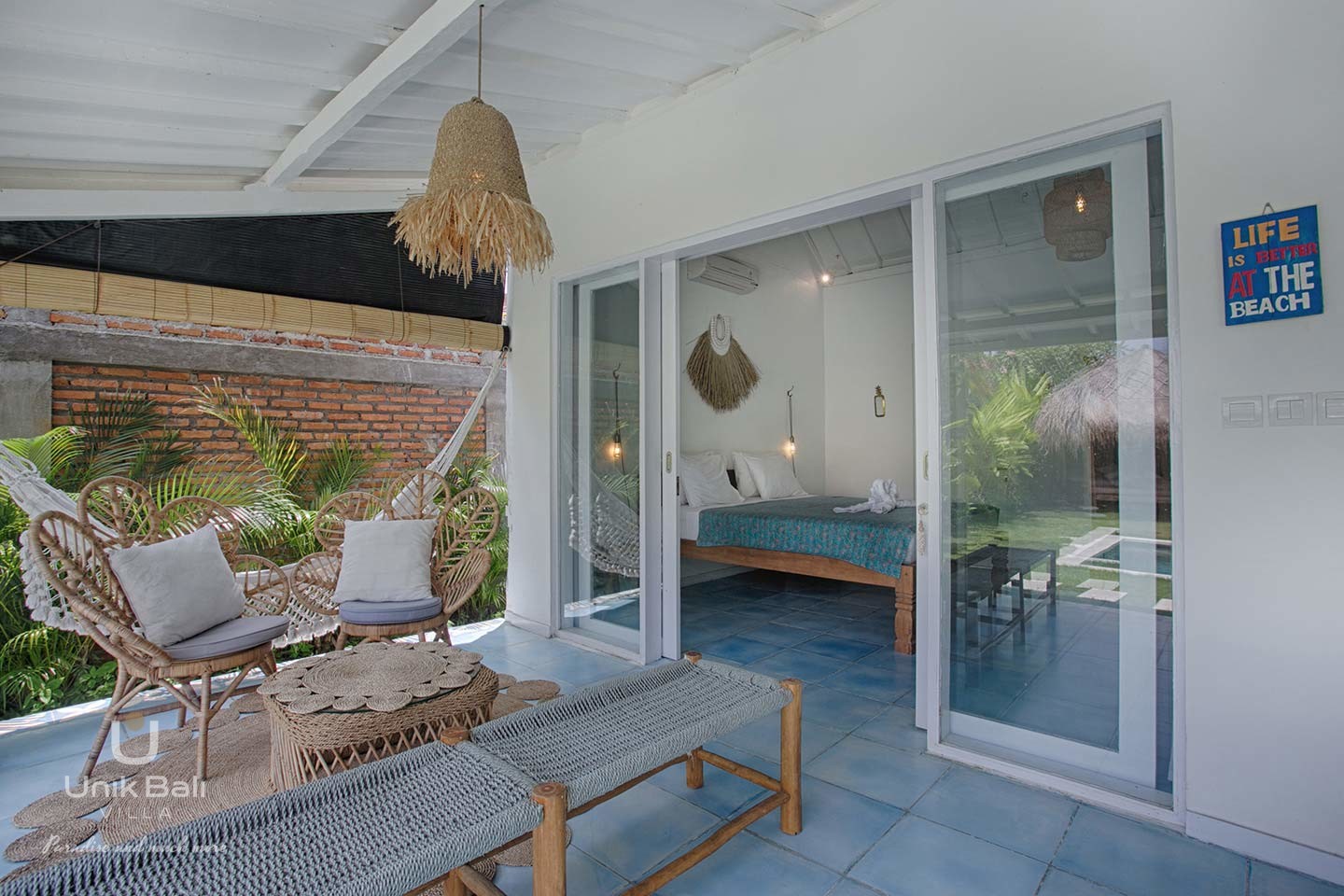 unik-bali-villa-for-rent--blue-damai-double-bedroom-terrace