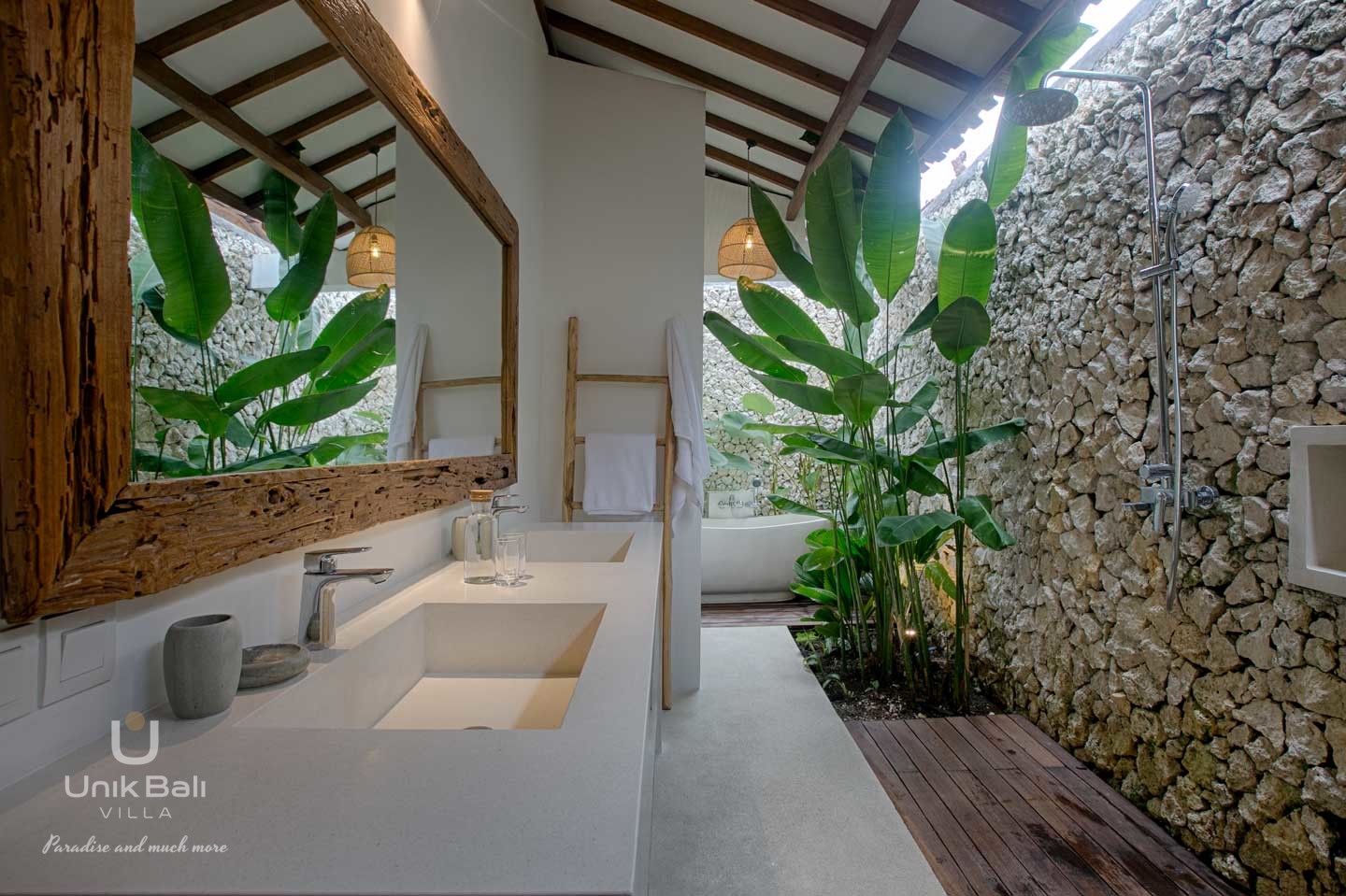unik-bali-villa-nina-for-rent-bath-and-shower-open-air